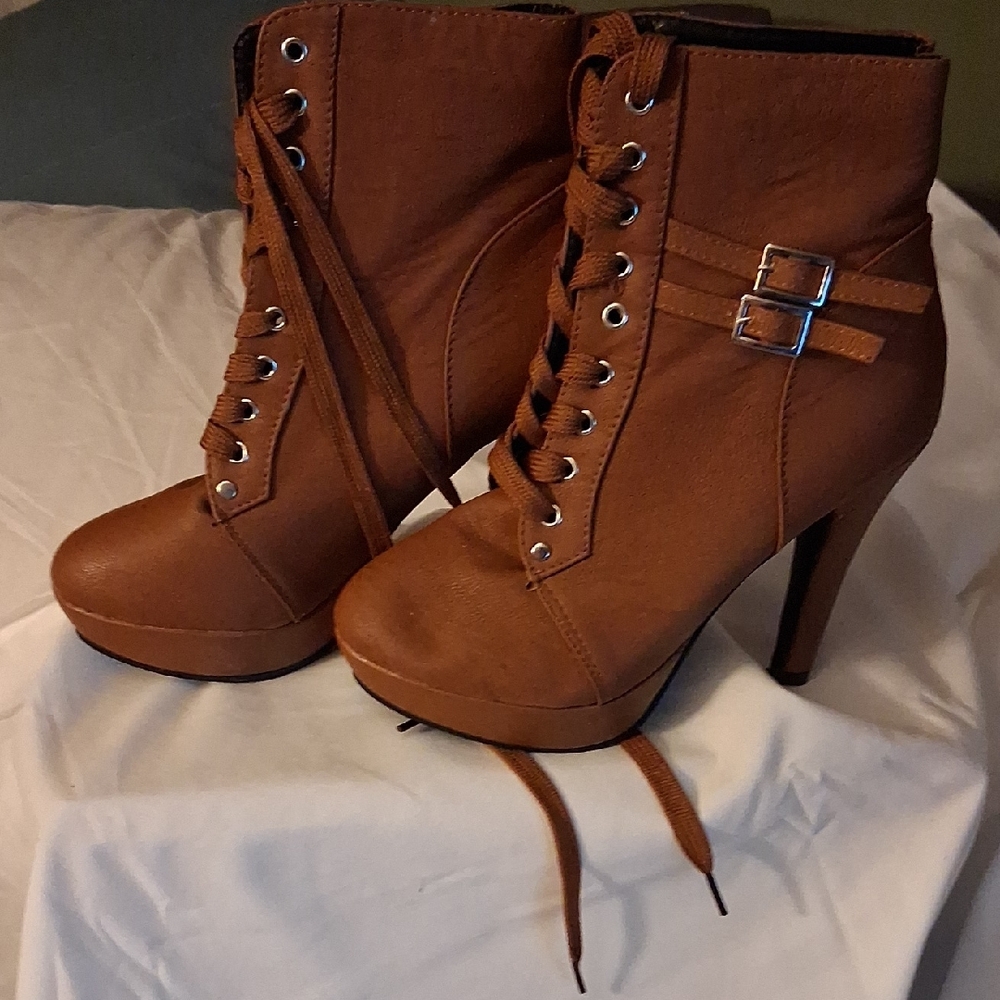 Brown Lace-Up Ankle Boots LONGLIDA 245